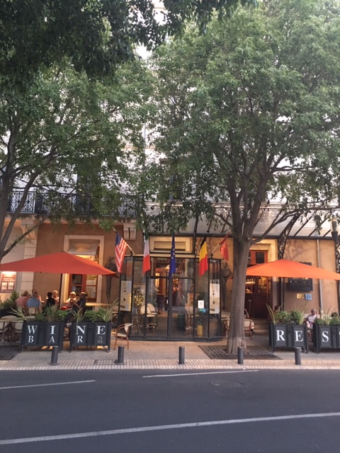 WINE BAR LE CHEVAL BLANC restaurant Nimes