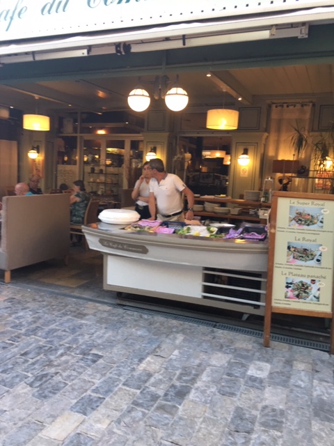 LE CAFE DU COMMERCE restaurant Aigues-Mortes