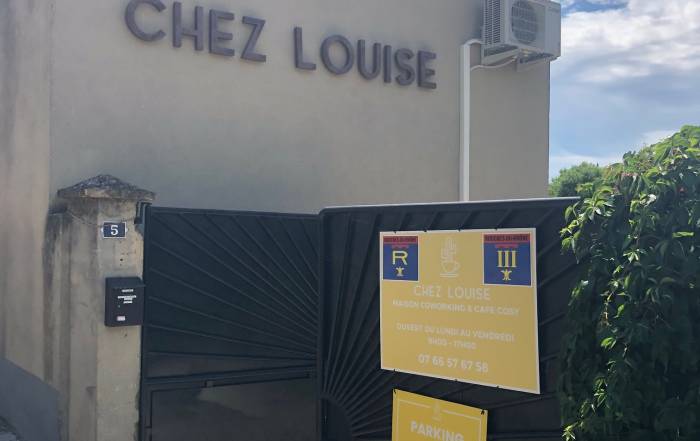 Le Bouche &agrave; Oreille