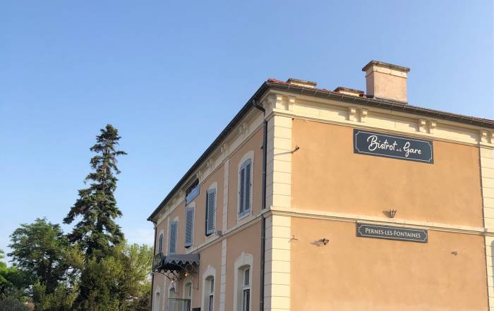 Le Bouche &agrave; Oreille