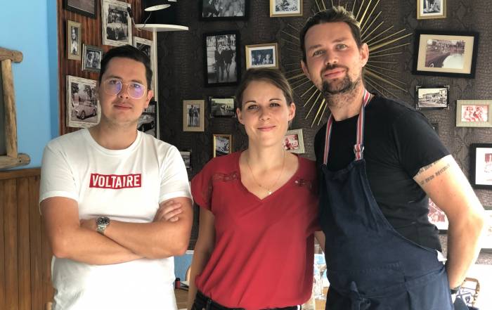 Le Bouche &agrave; Oreille