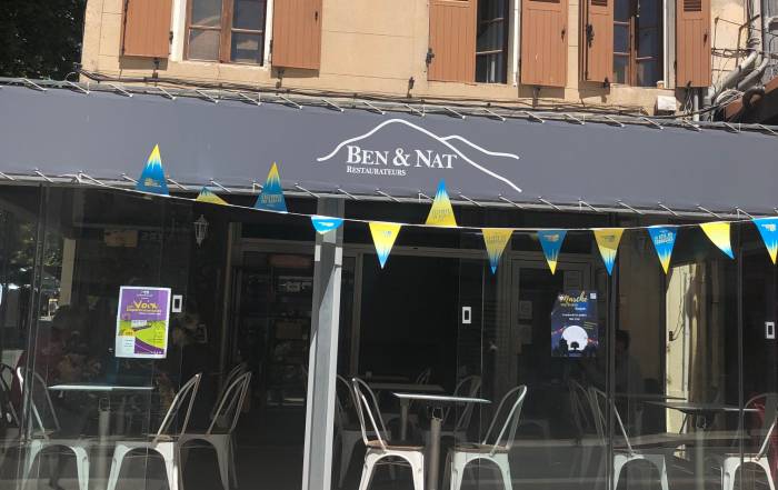 Le Bouche &agrave; Oreille