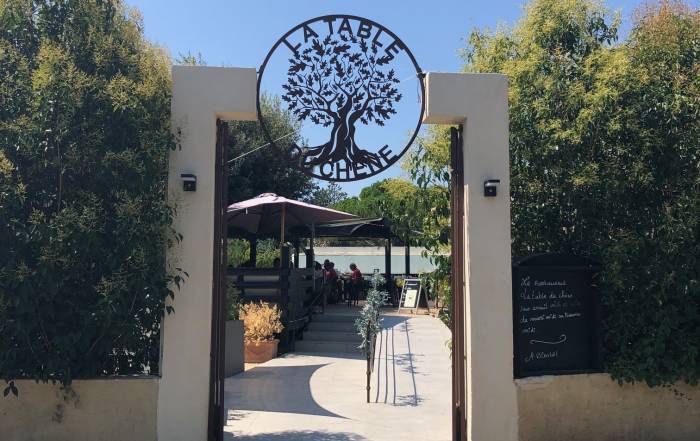 Le Bouche à Oreille