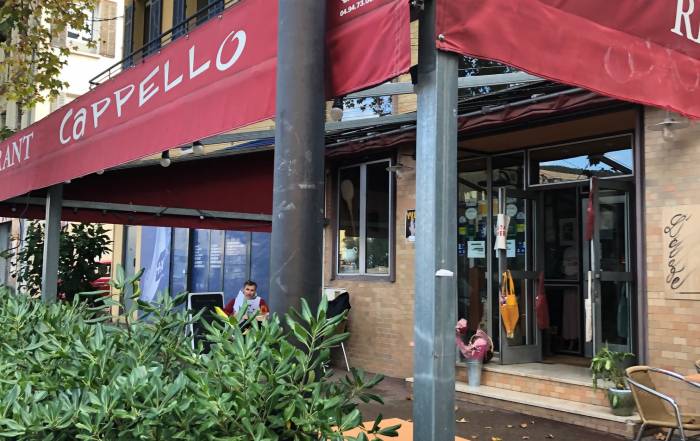 Le Bouche à Oreille