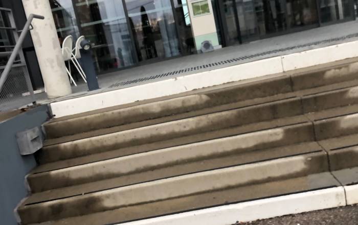 Le Bouche à Oreille