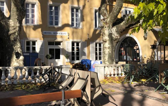 Le Bouche &agrave; Oreille