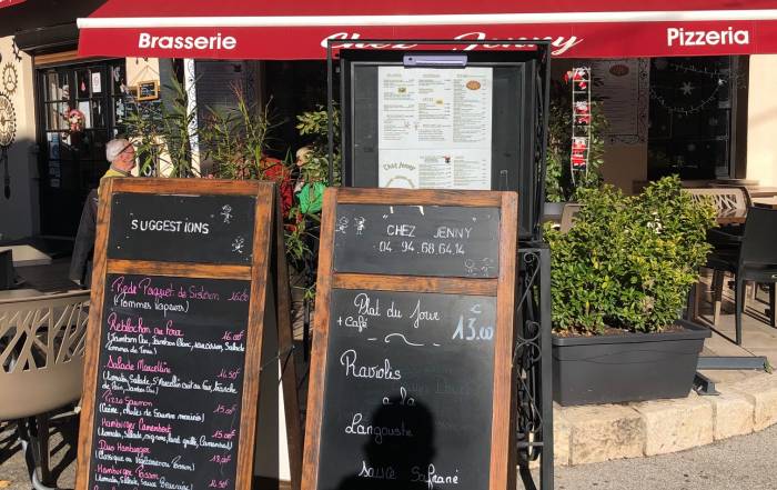 Le Bouche &agrave; Oreille