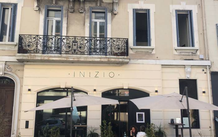 Le Bouche &agrave; Oreille