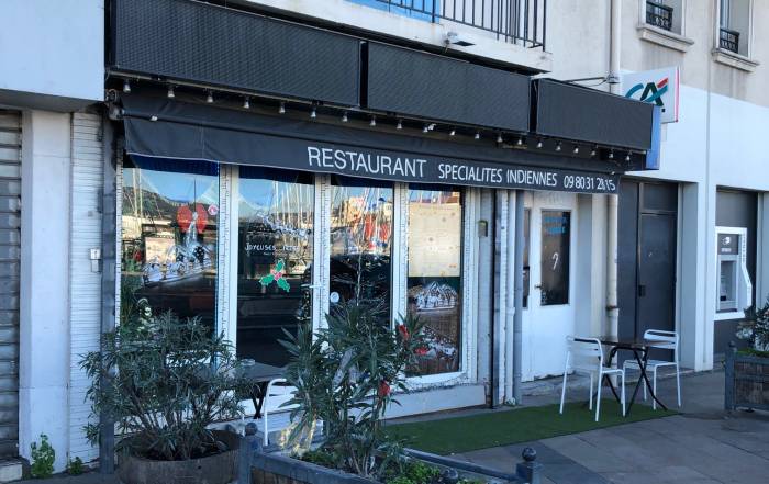 Le Bouche &agrave; Oreille