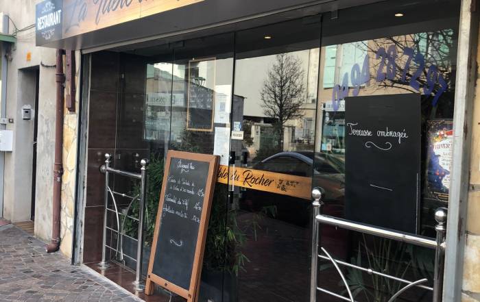 Le Bouche &agrave; Oreille