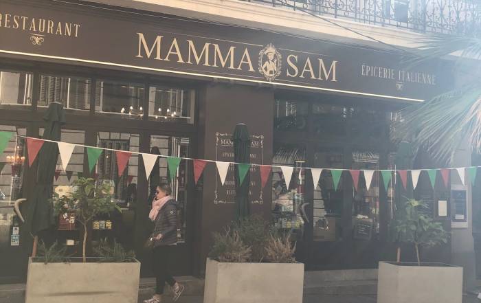 Le Bouche &agrave; Oreille