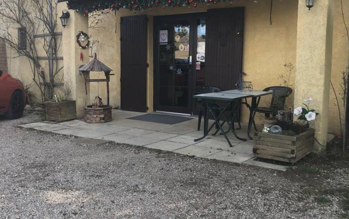 Le Bouche à Oreille