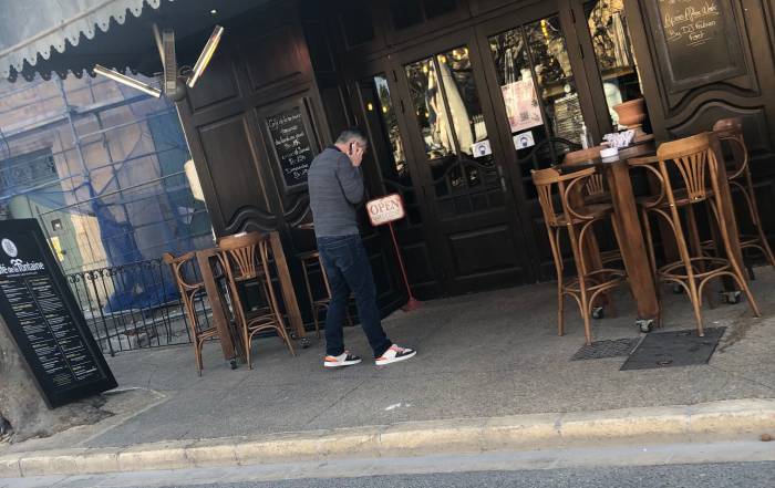 Le Bouche à Oreille