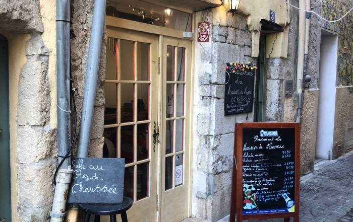 Le Bouche à Oreille