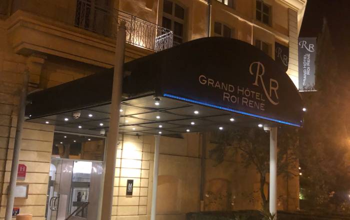 Le Bouche &agrave; Oreille