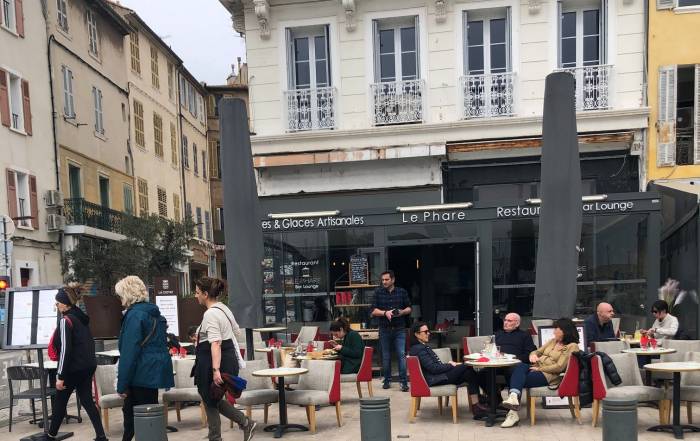 Le Bouche &agrave; Oreille