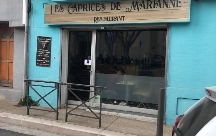 Le Bouche à Oreille