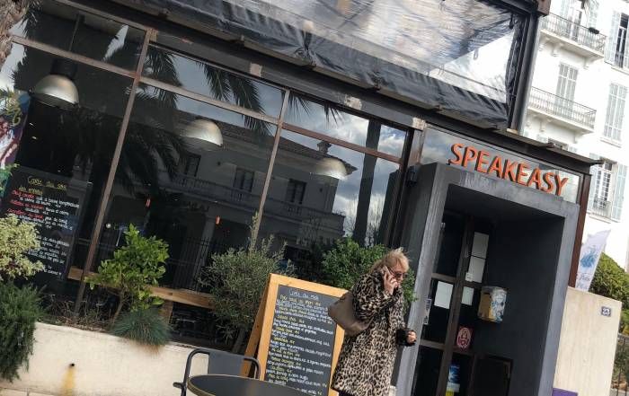 Le Bouche &agrave; Oreille