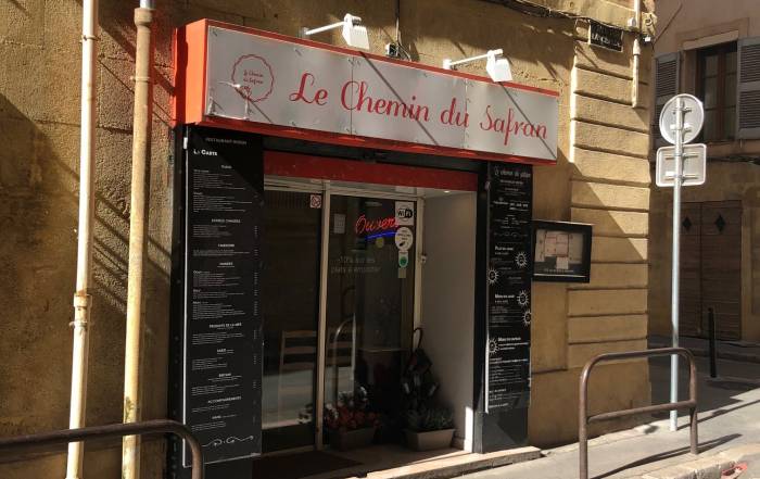 Le Bouche à Oreille