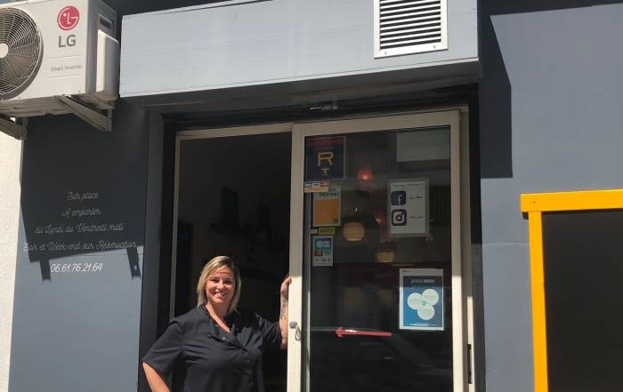 Le Bouche à Oreille