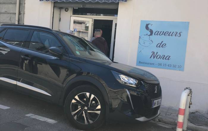 Le Bouche à Oreille