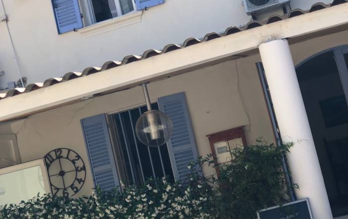 Le Bouche à Oreille