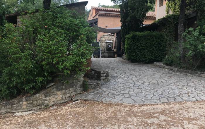 Le Bouche &agrave; Oreille