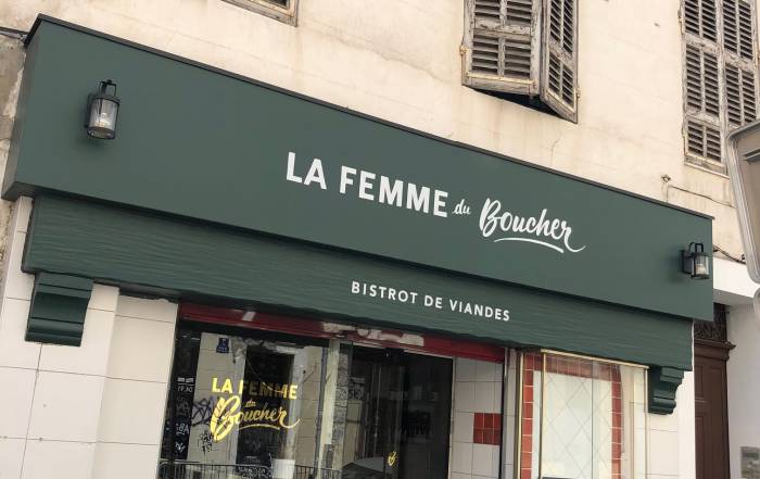 Le Bouche à Oreille