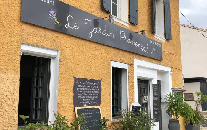 Le Bouche &agrave; Oreille