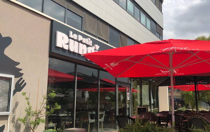 Le Bouche à Oreille