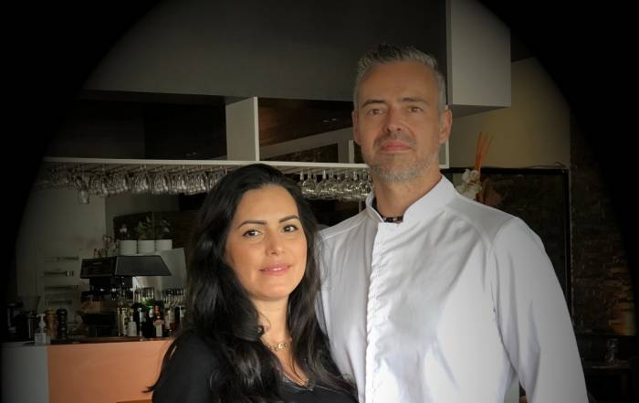 Le Bouche à Oreille