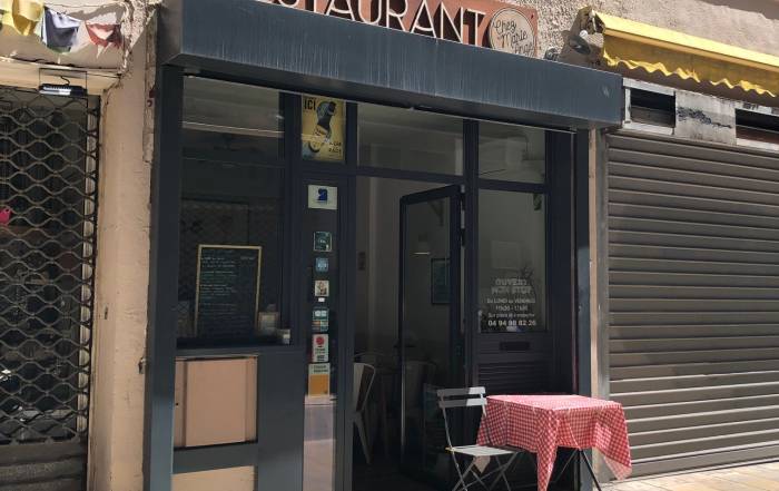 Le Bouche &agrave; Oreille