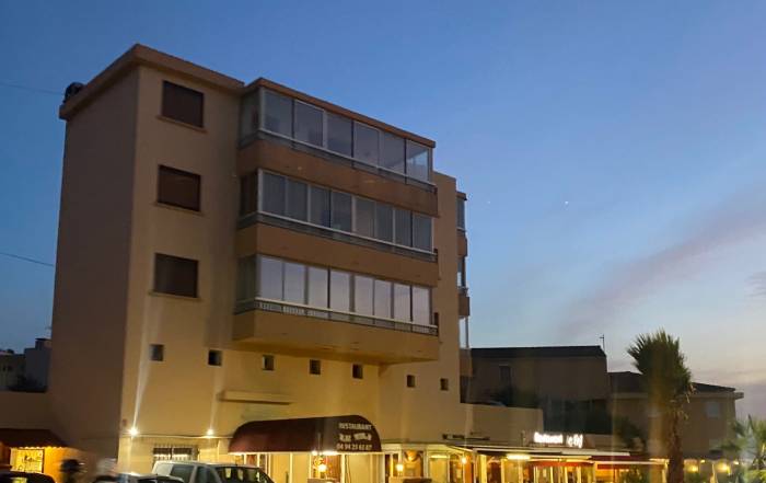 Le Bouche &agrave; Oreille