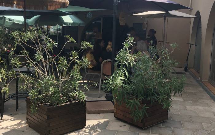 Le Bouche à Oreille