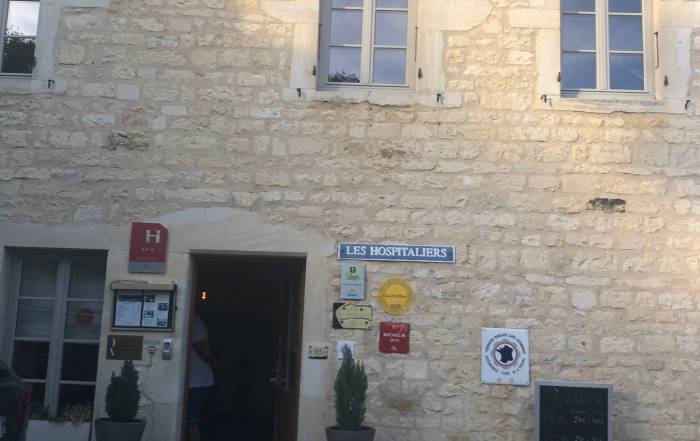 Le Bouche &agrave; Oreille