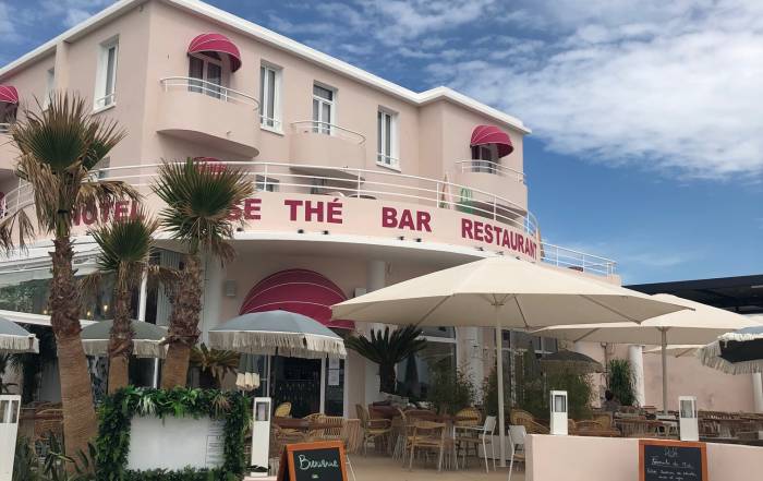 Le Bouche à Oreille