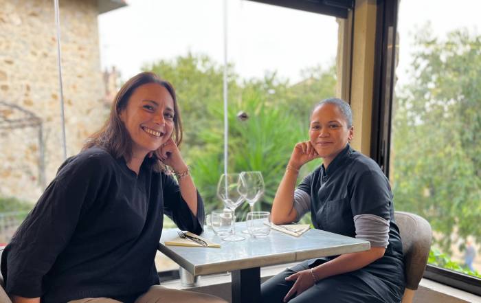 Le Bouche &agrave; Oreille