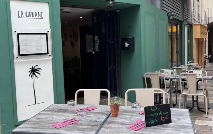 Le Bouche à Oreille