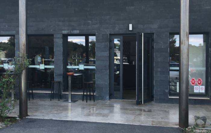 Le Bouche à Oreille