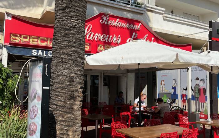 Le Bouche &agrave; Oreille