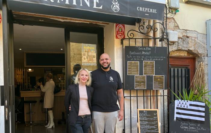 Le Bouche à Oreille