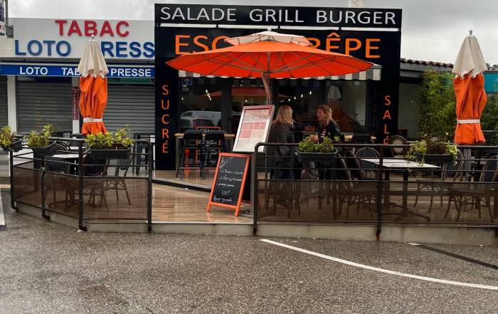 Le Bouche &agrave; Oreille