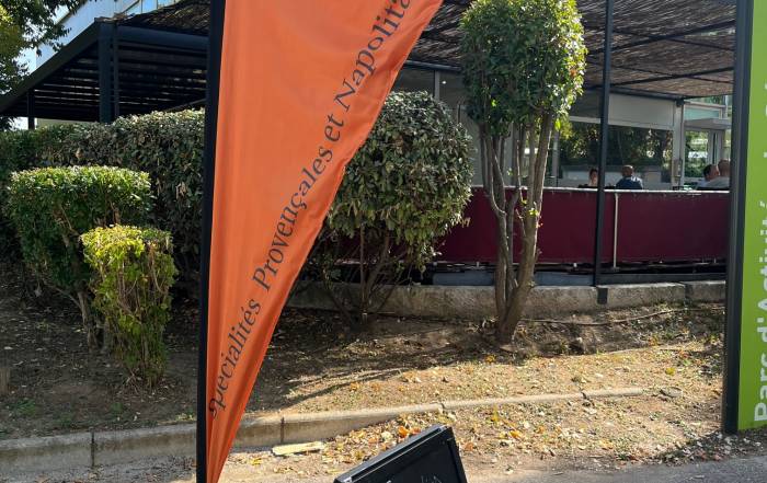 Le Bouche &agrave; Oreille