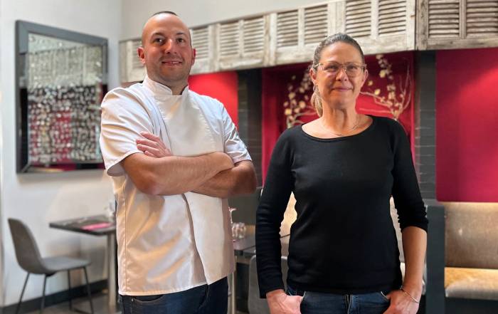 Le Bouche à Oreille