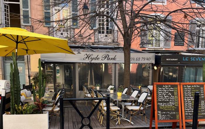 Le Bouche &agrave; Oreille