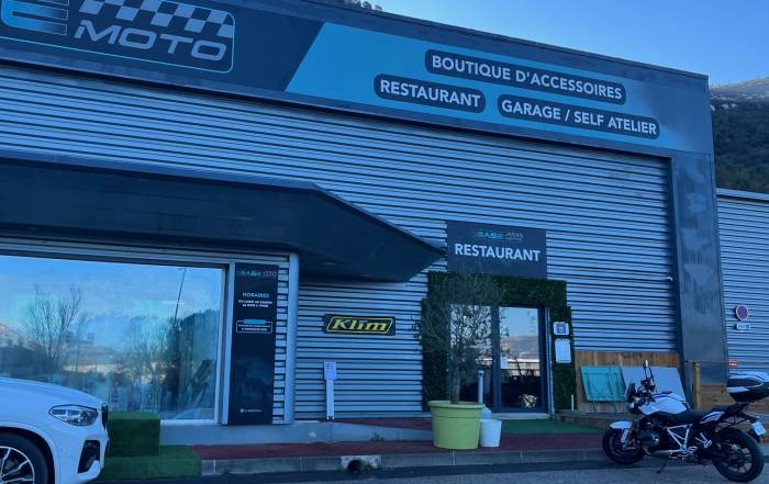 Le Bouche &agrave; Oreille