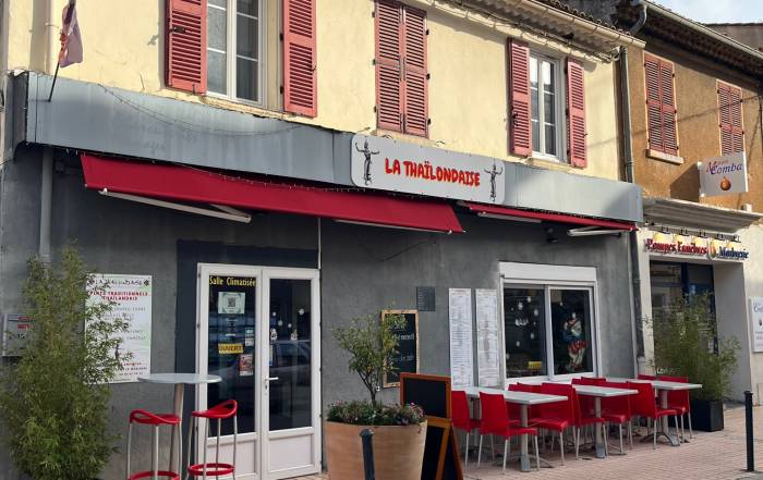 Le Bouche &agrave; Oreille