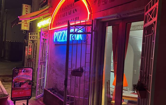 Le Bouche &agrave; Oreille