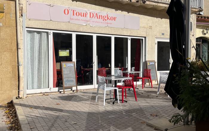 Le Bouche &agrave; Oreille