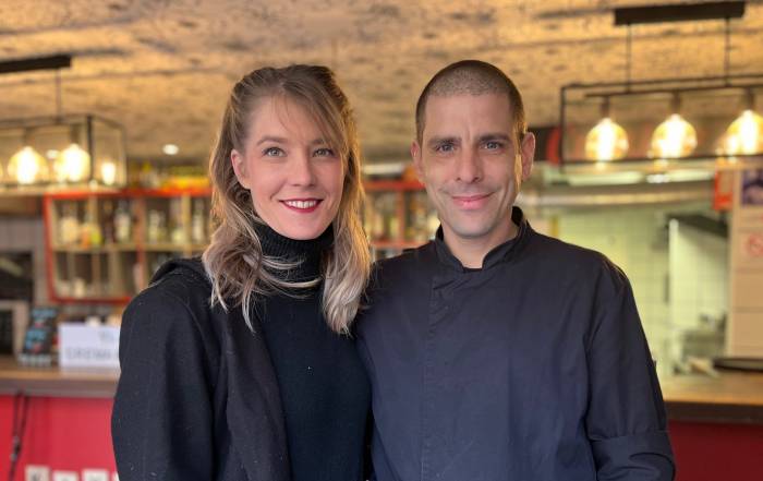 Le Bouche à Oreille